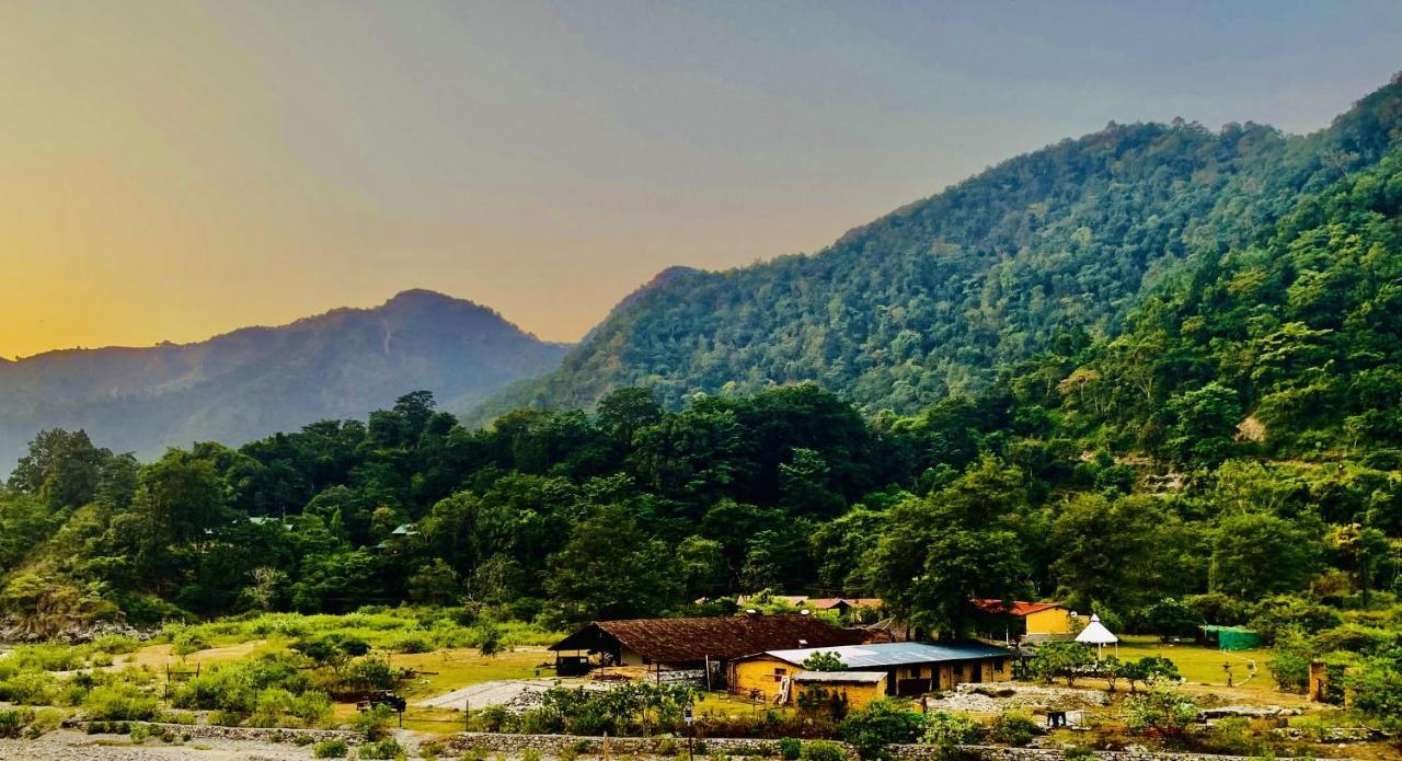 Aura Wildlife Camp And Resorts Marchula Exterior foto